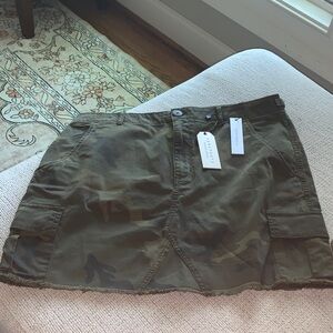 Sanctuary Camouflage Cargo Poxket Mini Skirt. NWT